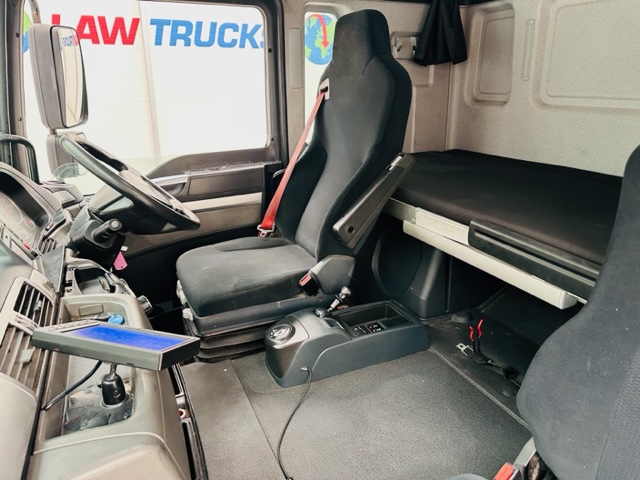 MAN TGM 18.250 Sleeper Cab Curtainsider