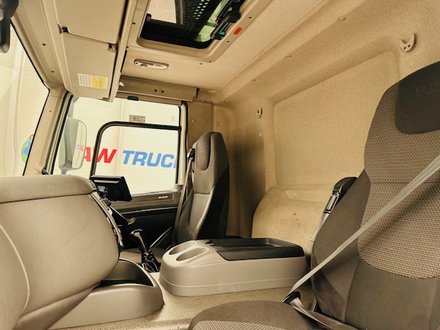 DAF CF 290 6×2 Rear Steer Fridge Box