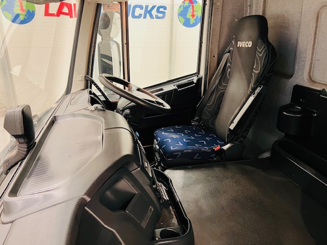 Iveco Stralis 310 AT 6×2 Box Van