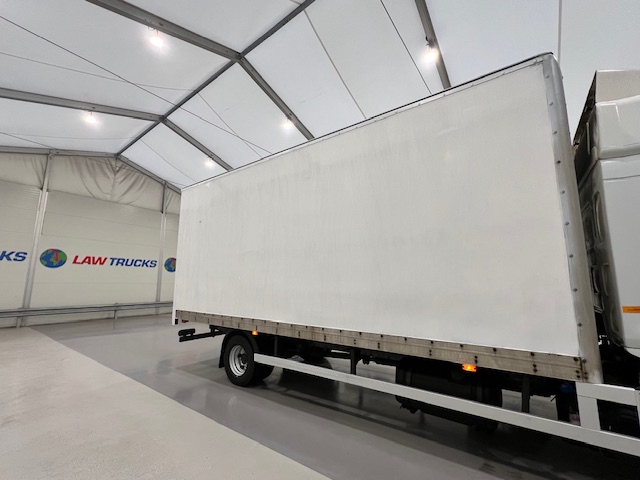 Renault Midlum 190 Sleeper Cab Box Van