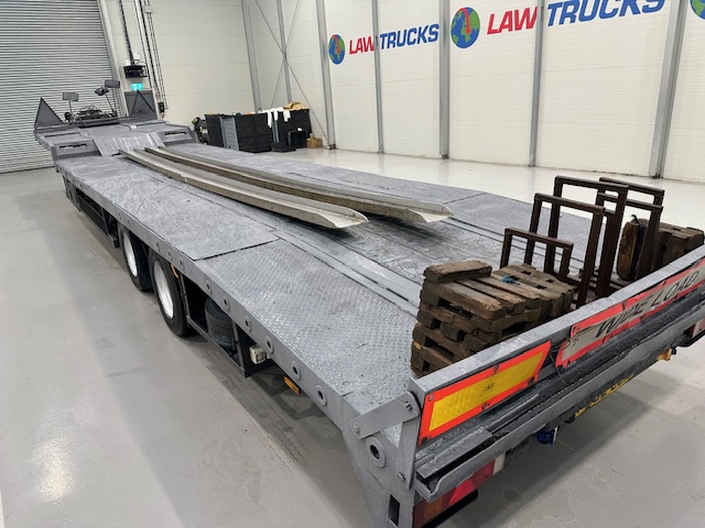 Don Bur Tandem Axle Caravan Carrier Lowloader