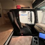 Mercedes Actros 1824 4×2 Sleeper Cab Curtainsider - thumbnail