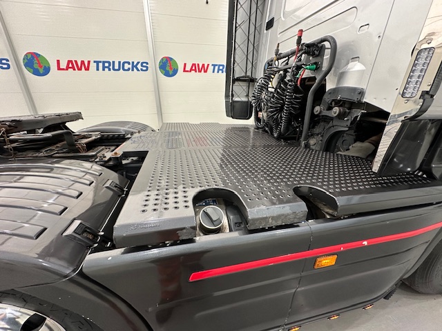 Scania R450 6×2 Highline Midlift Tractor Unit