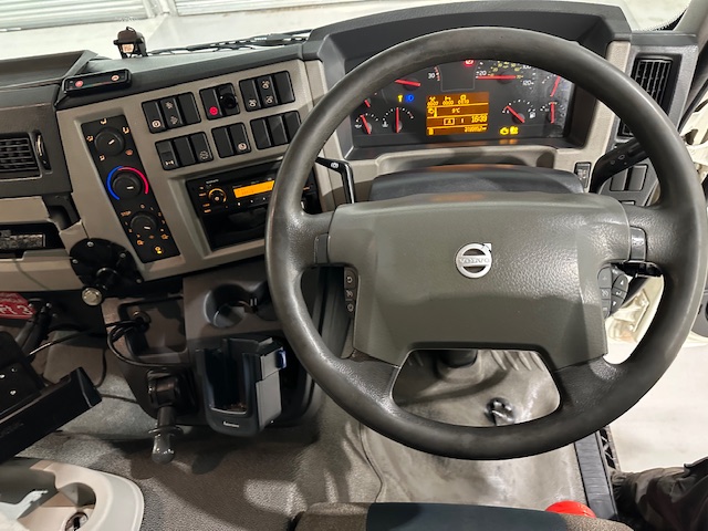 Volvo FL 240 4×2 Day Cab Box Van