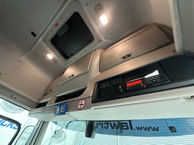 DAF CF 340 6×2 Sleeper Cab Rear Lift Dropside