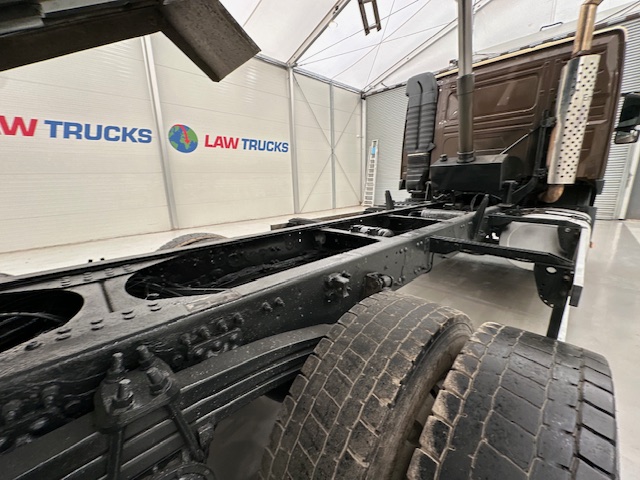 Volvo FM9 300 6×4 Sleeper Cab Tipper Manual