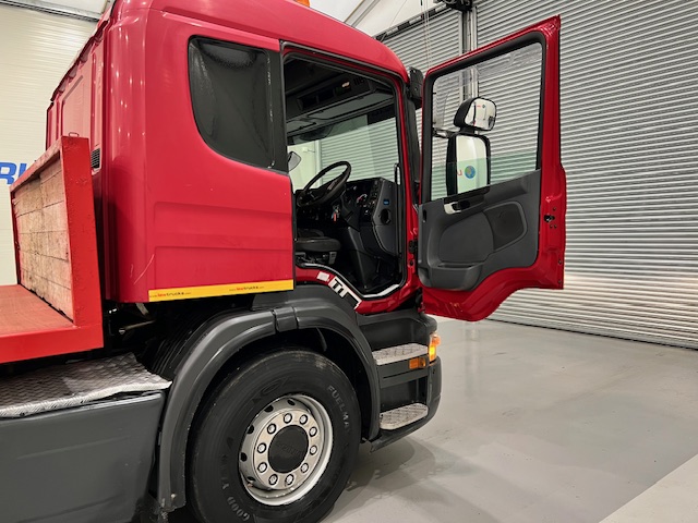 Scania P320 6×2 10 Tyre Rear Lift Flatbed