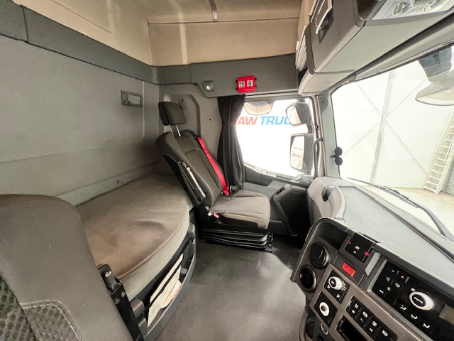 Renault T480 6×2 Midlift Tractor Unit