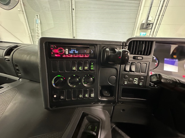 Scania P250 4×2 Sleeper Cab Fridge Box