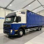 Volvo FM 300 6×2 Sleeper Cab Curtainsider - thumbnail