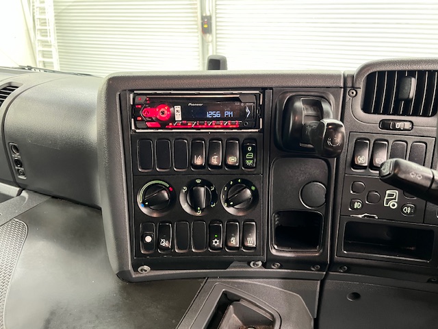 Scania P250 4×2 Sleeper Cab Fridge Box