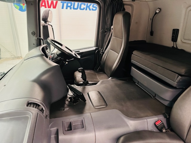 Scania P250 4×2 Sleeper Cab Box Van Manual