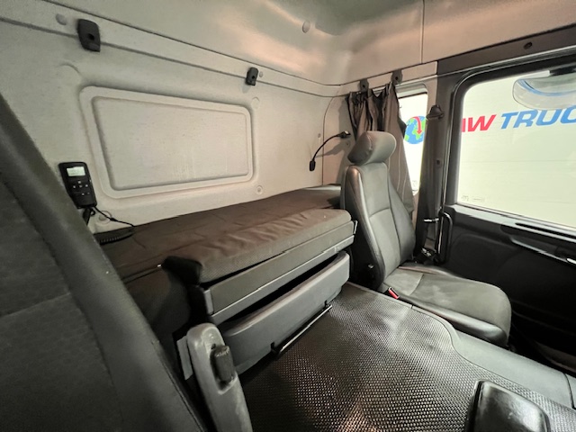 Scania P250 4×2 Sleeper Cab Fridge Box