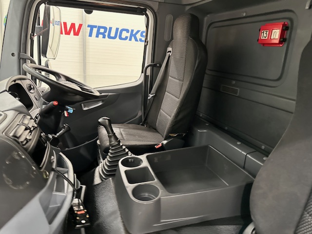 Mercedes Axor 1824 Day Cab Curtainsider Manual