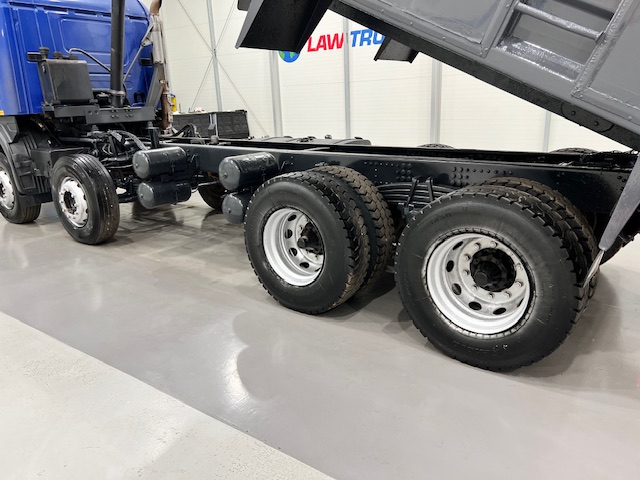 Scania P370 8×4 Sleeper Cab Tipper Manual