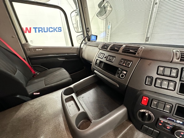 DAF CF 260 Sleeper Cab Curtainsider