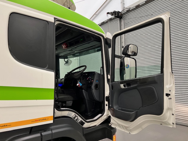 Scania P280 6×2 10 Tyre Rear Lift Curtainsider
