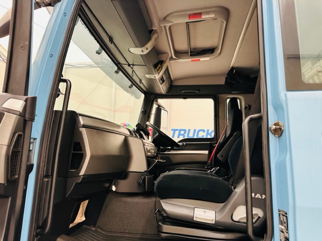 MAN TGS 26.360 6×2 Sleeper Cab Box Van