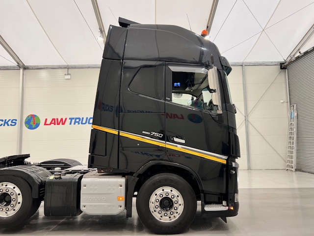 Volvo FH16 750 6×2 Midlift Tractor Unit