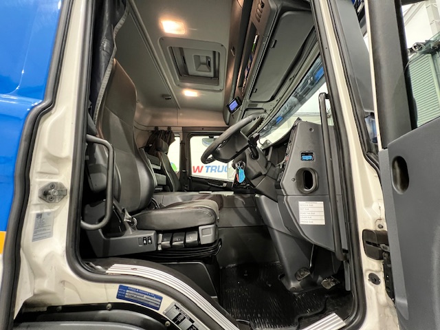 Scania P250 4×2 Sleeper Cab Fridge Box