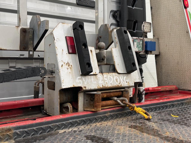 MAN TGL 12.220 Crew Cab Tilt and Slide