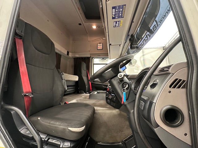 DAF CF 450 6×2 Space Cab Tractor Unit