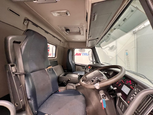 Volvo FM 460 8×4 Steel Tipper Grab