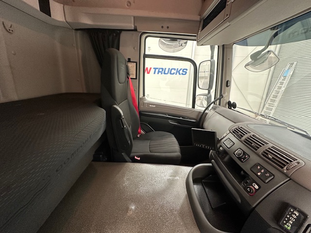 DAF CF 340 6×2 Sleeper Cab Rear Lift Dropside