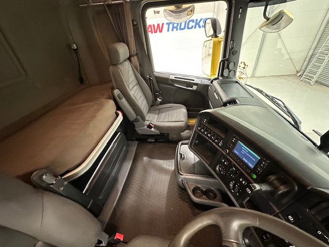 Scania R450 6×2 Midlift Topline Tractor Unit