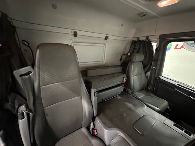 Scania P250 4×2 Sleeper Cab Fridge Box