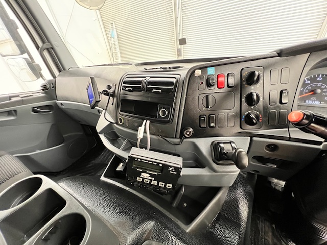 Mercedes Axor 2529 6×2 Rear Lift Sleeper Cab Fridge Box