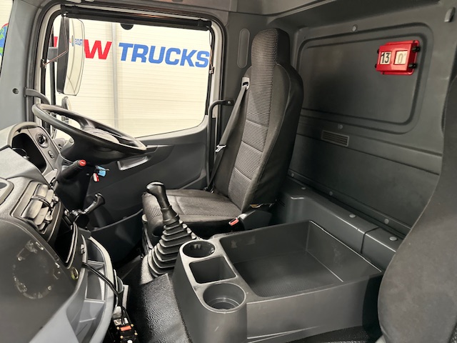 Mercedes Axor 1824 Day Cab Curtainsider Manual