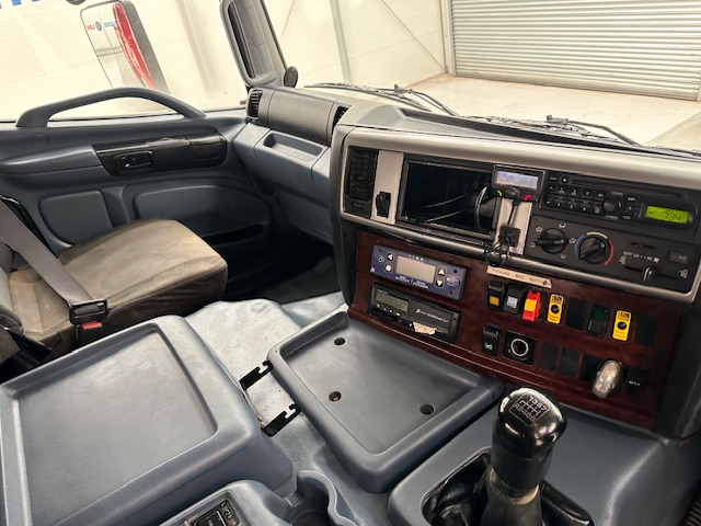 Hino 3241 700 8×4 Sleeper Cab Steel Tipper