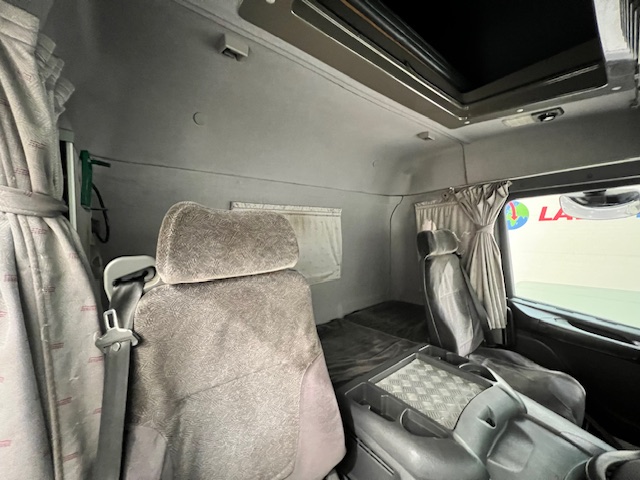 Scania P94 220 4×2 Sleeper Cab Box Van Manual