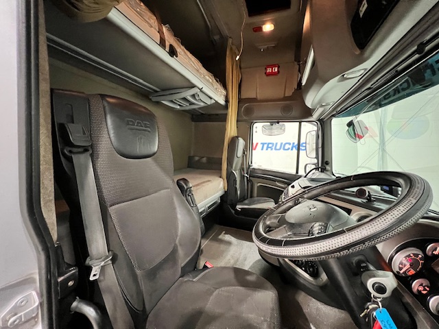 DAF XF105 460 6×2 Super Space Cab Tractor Unit
