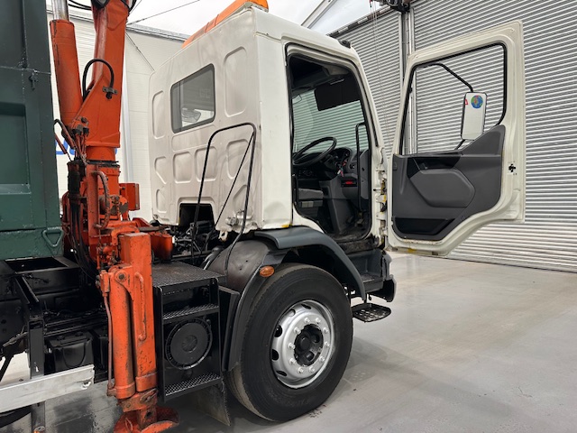 DAF LF55 220 4×2 Steel Tipper Grab Manual