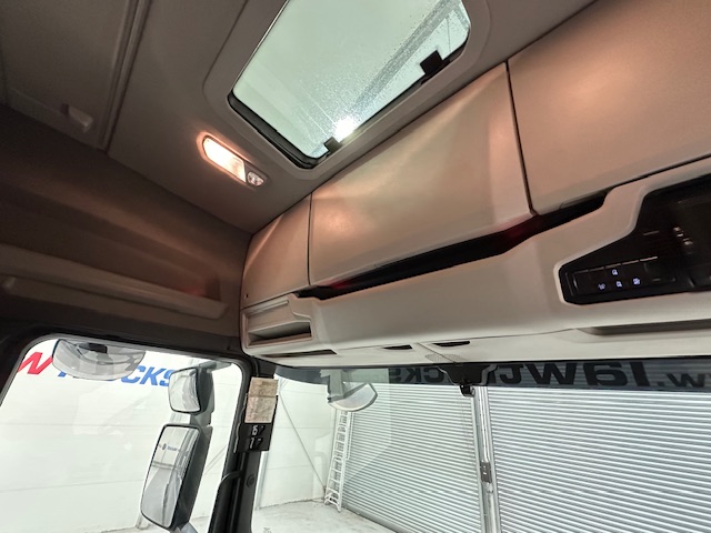 Scania R450 6×2 Midlift Highline Tractor Unit