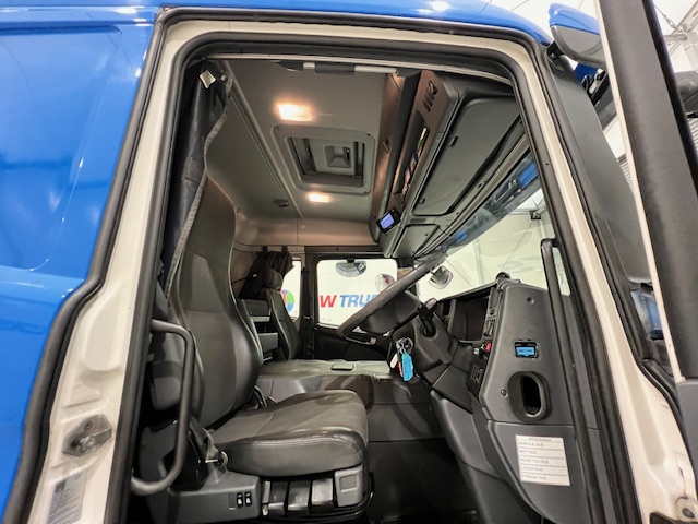 Scania P250 4×2 Sleeper Cab Fridge Box