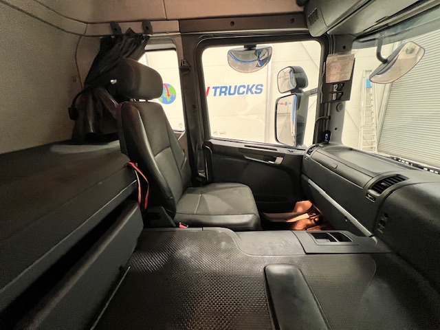 Scania P250 4×2 Sleeper Cab Fridge Box