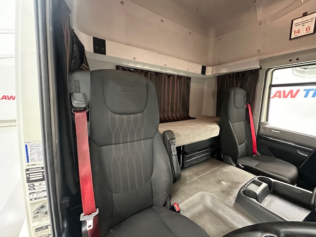 DAF CF 450 6×2 Space Cab Tractor Unit