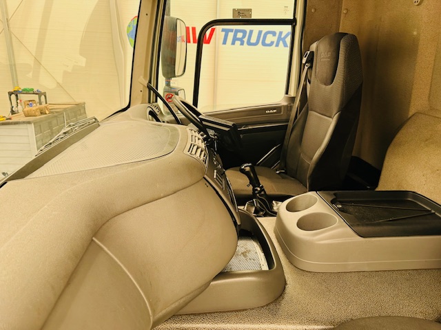 DAF CF 290 6×2 Rear Steer Fridge Box