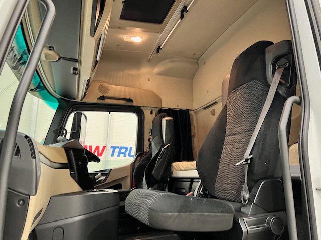 Mercedes Actros 2545 6×2 Midlift Tractor Unit