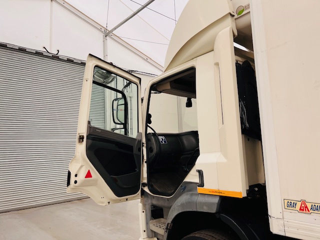 DAF CF 330 6×2 Rear Lift Fridge Box