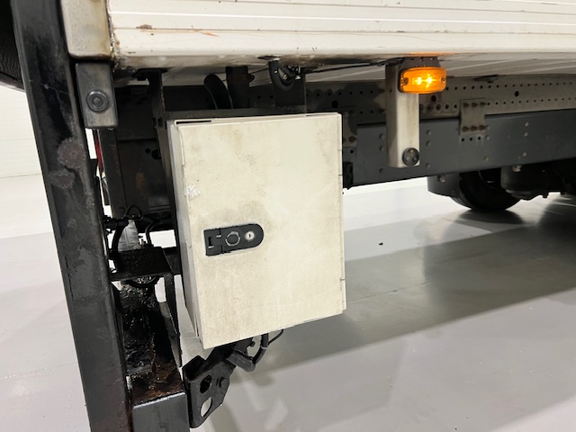 Scania P280 6×2 Rear Lift Day Cab Fridge Box