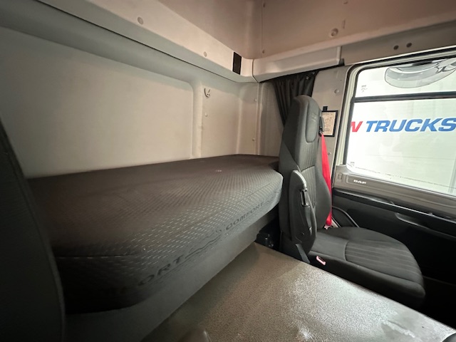 DAF CF 340 6×2 Sleeper Cab Rear Lift Dropside