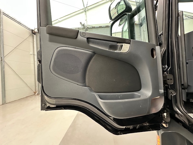 Scania P280 4×2 Sleeper Cab Box Van