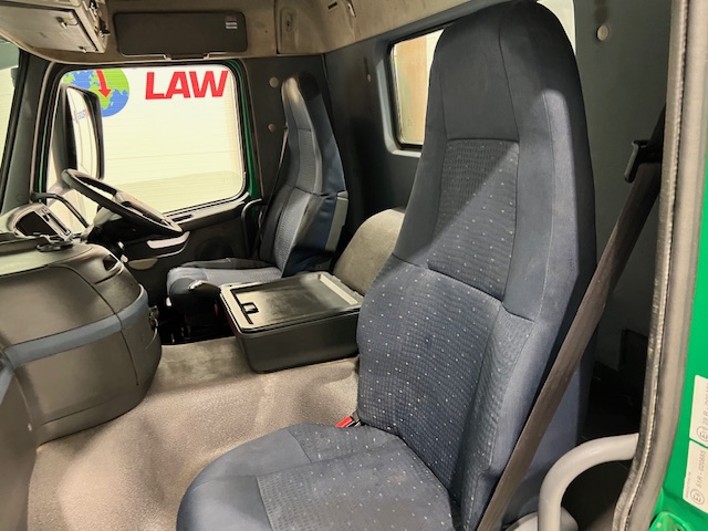 Volvo FM 400 8×4 Day Cab Tipper