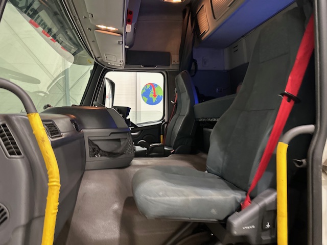 Volvo FM 450 Dropside Brick Grab Drawbar