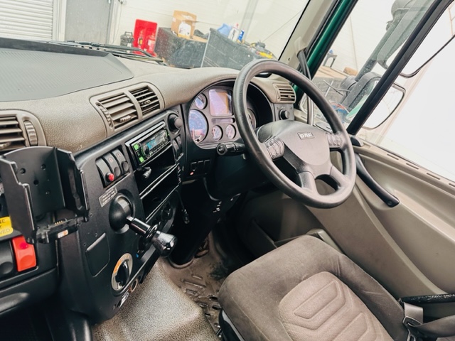 DAF CF75 310 Rear Lift Day Cab Dropside Brick Grab