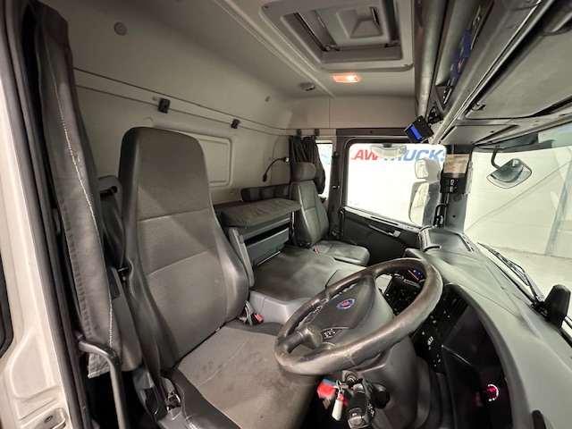 Scania P250 4×2 Sleeper Cab Fridge Box